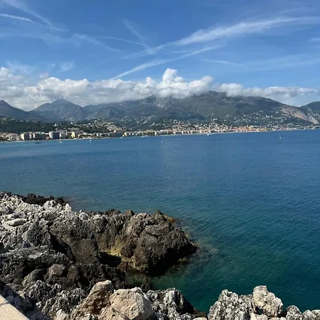Casa Sud Menton - Bord De Mer - Vue Mer Panoramique Plage Promenade En Bas - Terrasse - Wifi - Appt Entierement Renove * Menton