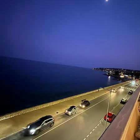 Casa Sud Menton - Bord De Mer - Vue Mer Panoramique Plage Promenade En Bas - Terrasse - Wifi - Appt Entierement Renove * Menton